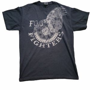 Foo fighters t-shirt size medium